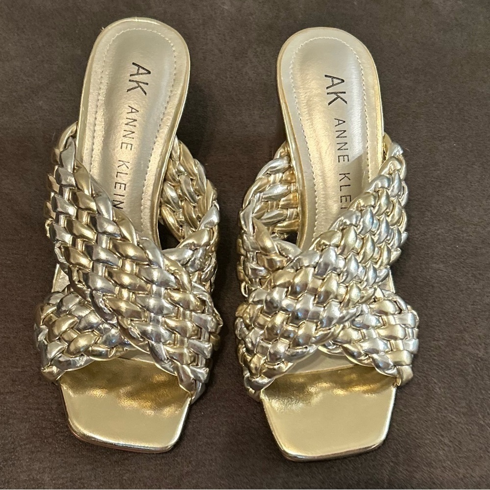 NWT Anne Klein Misty Crisscross Open-toe Sandal, Silver & Gold metallic , Sz. 6M - Picture 1 of 9